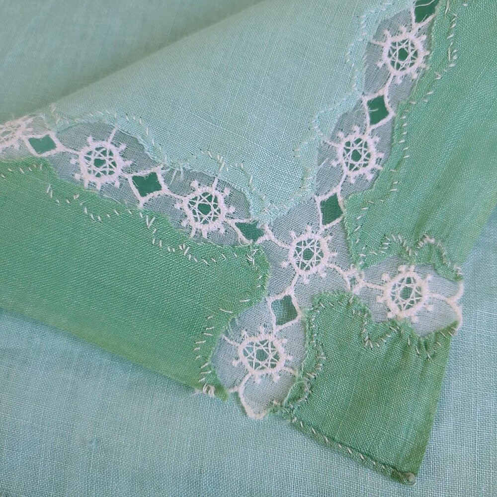 Vintage Green Linen Napkins Doilies White Floral Lace Embroidery Set Of 6 - Picture 3 of 10